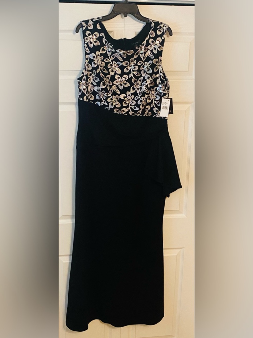 New, Never worn! Formal and Elegant Dress.